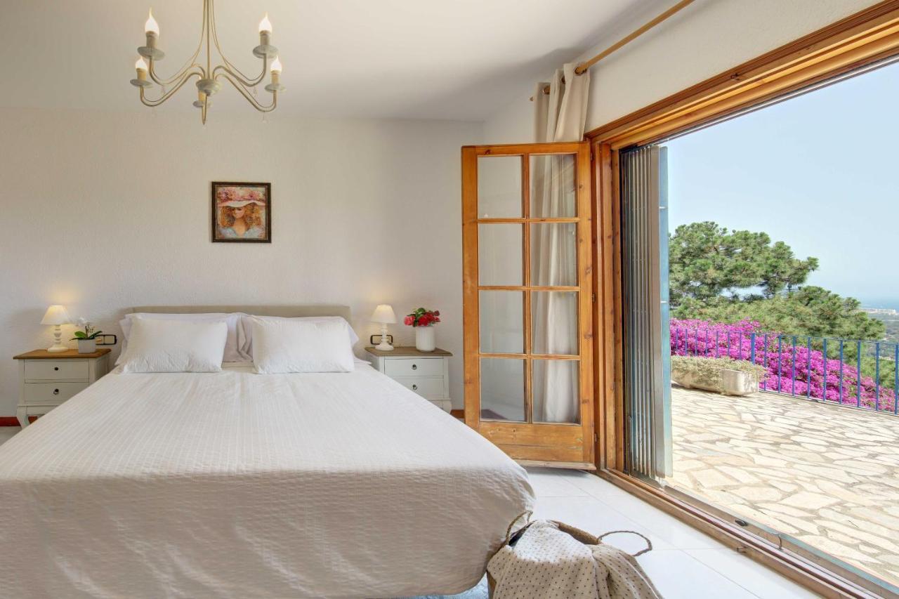 Maria With Swimming Pool & Sea View Villa